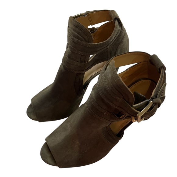 Micheal Kors Olive green Peep-Toe 4 inch Heels, Ankle straps, Size 7 - Picture 8 of 13